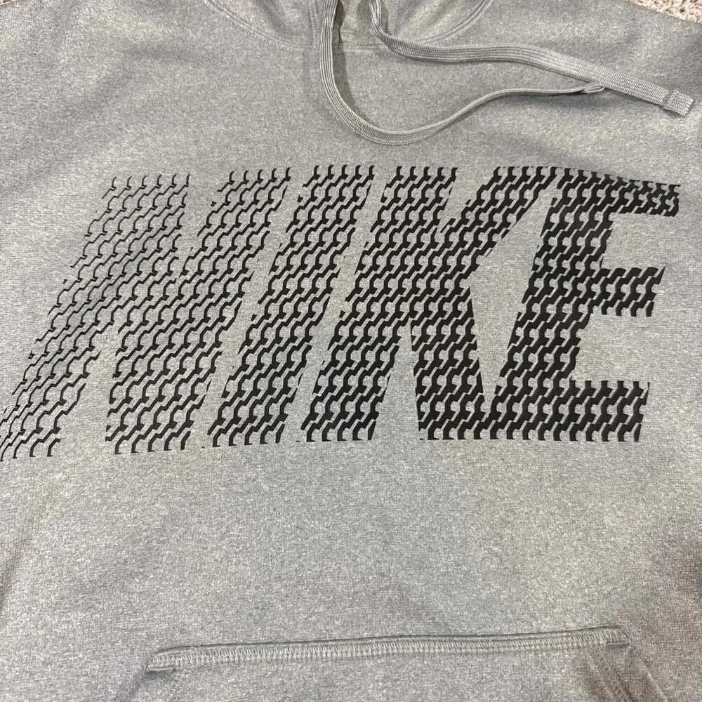 Nike Therma Fit Hoodie Mens Medium‎ Gray Pullover Training Sweatshirt EUC